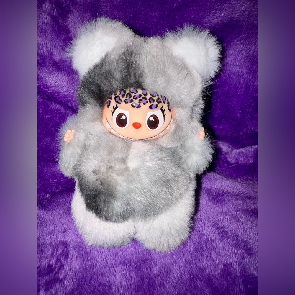 Custom mini labubu